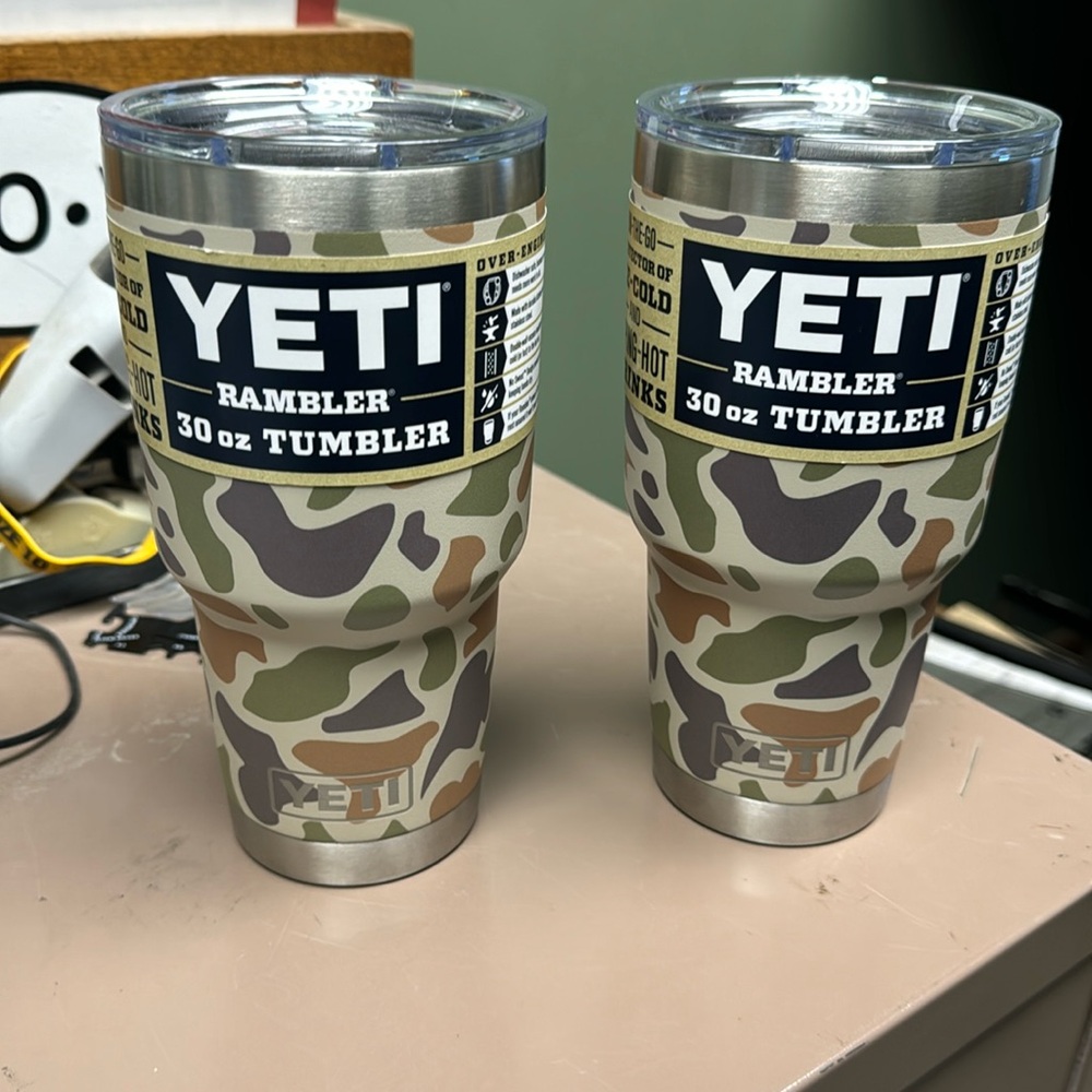 Yeti Rambler 30 oz tumbler limited edition Camo